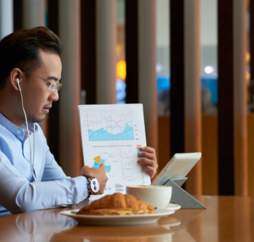 SEO for Restaurants and Hotels in Thrissur: How to Attract More Customers Online