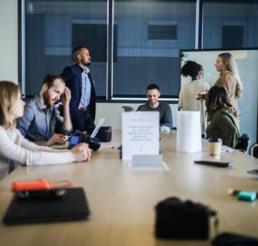 Business meeting to evaluate a digital marketing agency in Thrissur